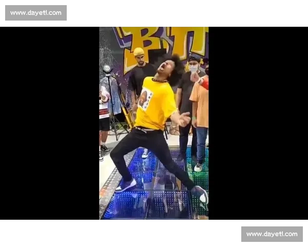 巴黎篮球馆燃爆！Les Twins 即兴嘻哈 Freestyle 震撼全场