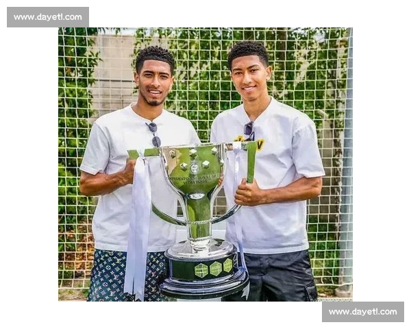 贝林厄姆兄弟号码传承！乔布 77 号接棒裘德 22 号征战世俱杯